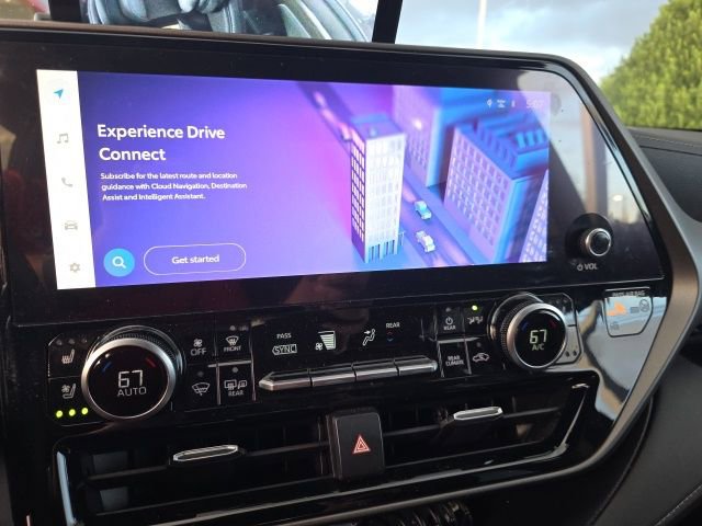 2023 Toyota Highlander Hybrid Limited photo 4