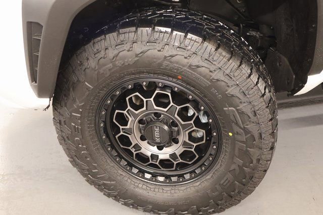 2026 Toyota 4Runner TRD Off-Road - Photo 9