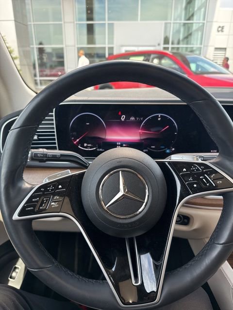 2024 Mercedes Benz GLS 450 photo 2