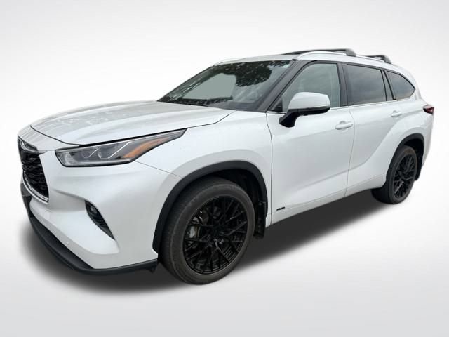 2023 Toyota Highlander Hybrid Limited photo 3