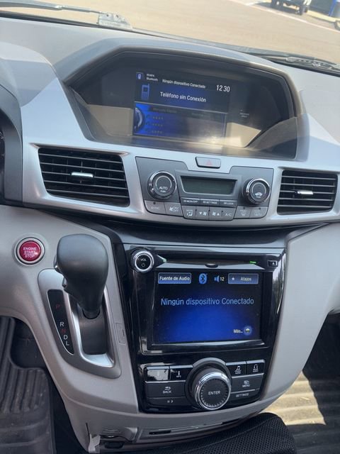 2016 Honda Odyssey SE photo 4