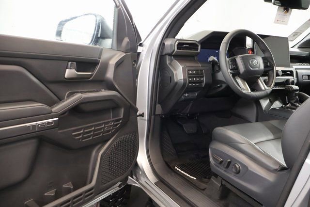 2025 Toyota Tacoma TRD Off Road - Photo 8