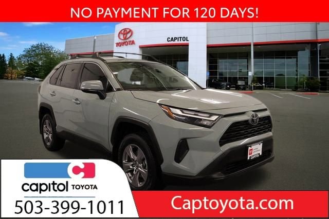 2023 Toyota RAV4 XLE's photo