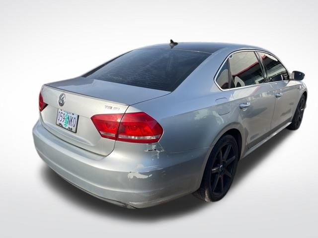 2015 Volkswagen Passat Sport photo 2