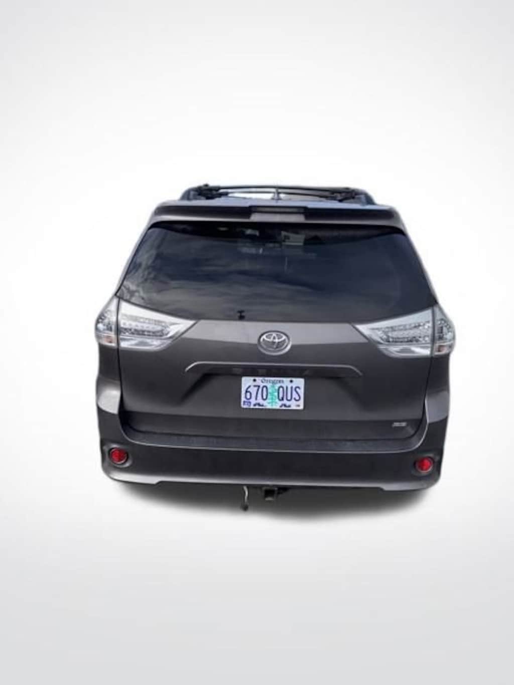 Used 2018 Toyota Sienna SE Van Passenger Van