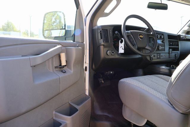 2025 Chevrolet Express Cargo Work Van - Photo 13