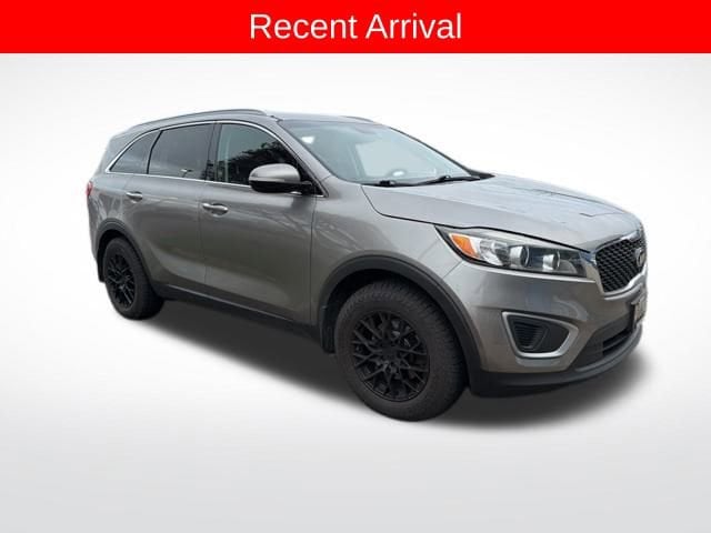 2017 Kia Sorento LX's photo