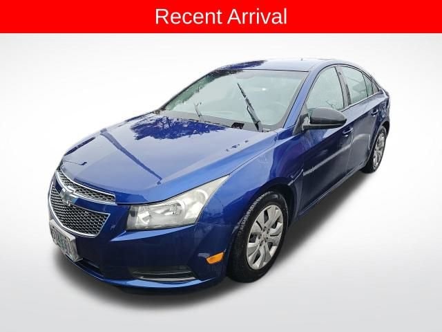 2013 Chevrolet Cruze LS's photo