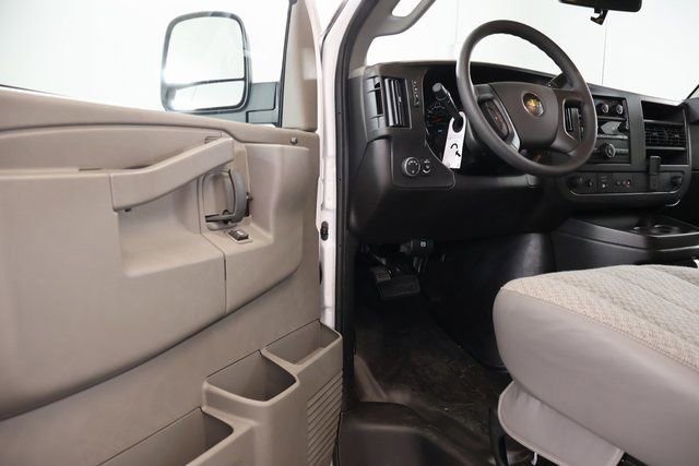 2025 Chevrolet Express Cargo Work Van - Photo 19