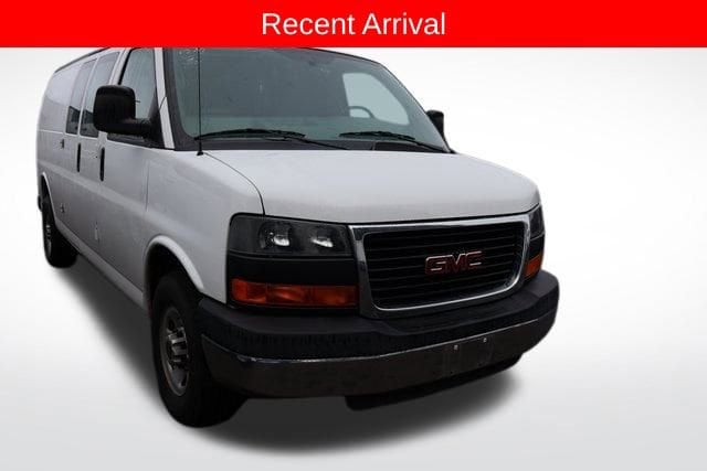 2015 GMC Savana Cargo Work Van's photo