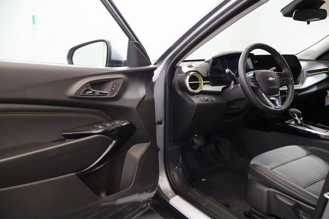 2026 Chevrolet Trax LT - Photo 8