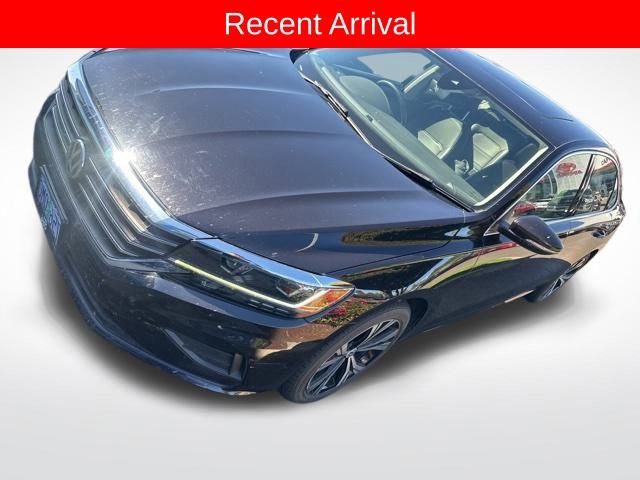 2021 Volkswagen Passat 2.0T SE photo 2