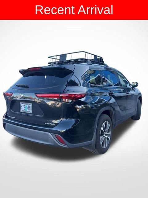 2022 Toyota Highlander XLE photo 2