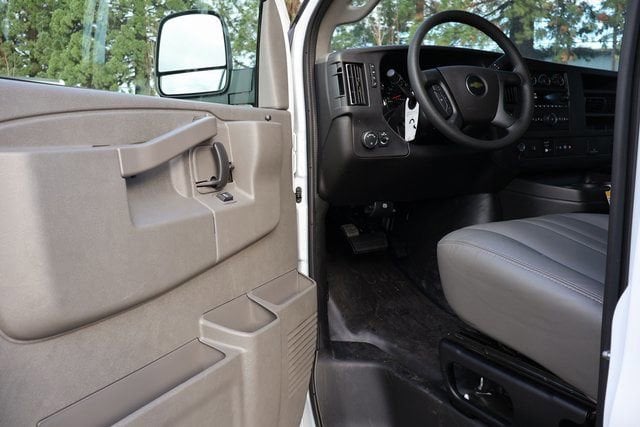 2025 Chevrolet Express Cargo Work Van - Photo 17