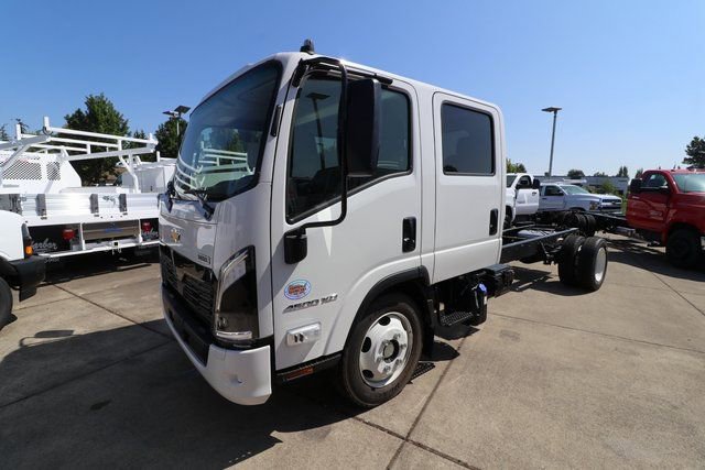 2025 Chevrolet Silverado 4500HD photo 4