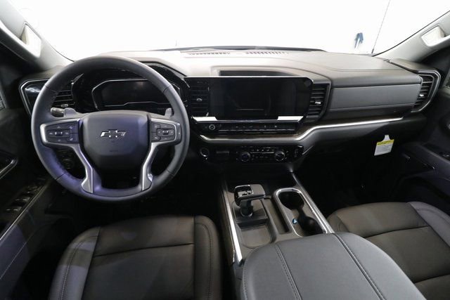 2025 Chevrolet Silverado 1500 RST photo 3