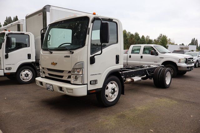 2025 Chevrolet Silverado 4500HD photo 3