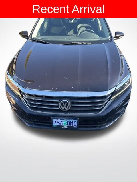 2021 Volkswagen Passat 2.0T SE photo 3