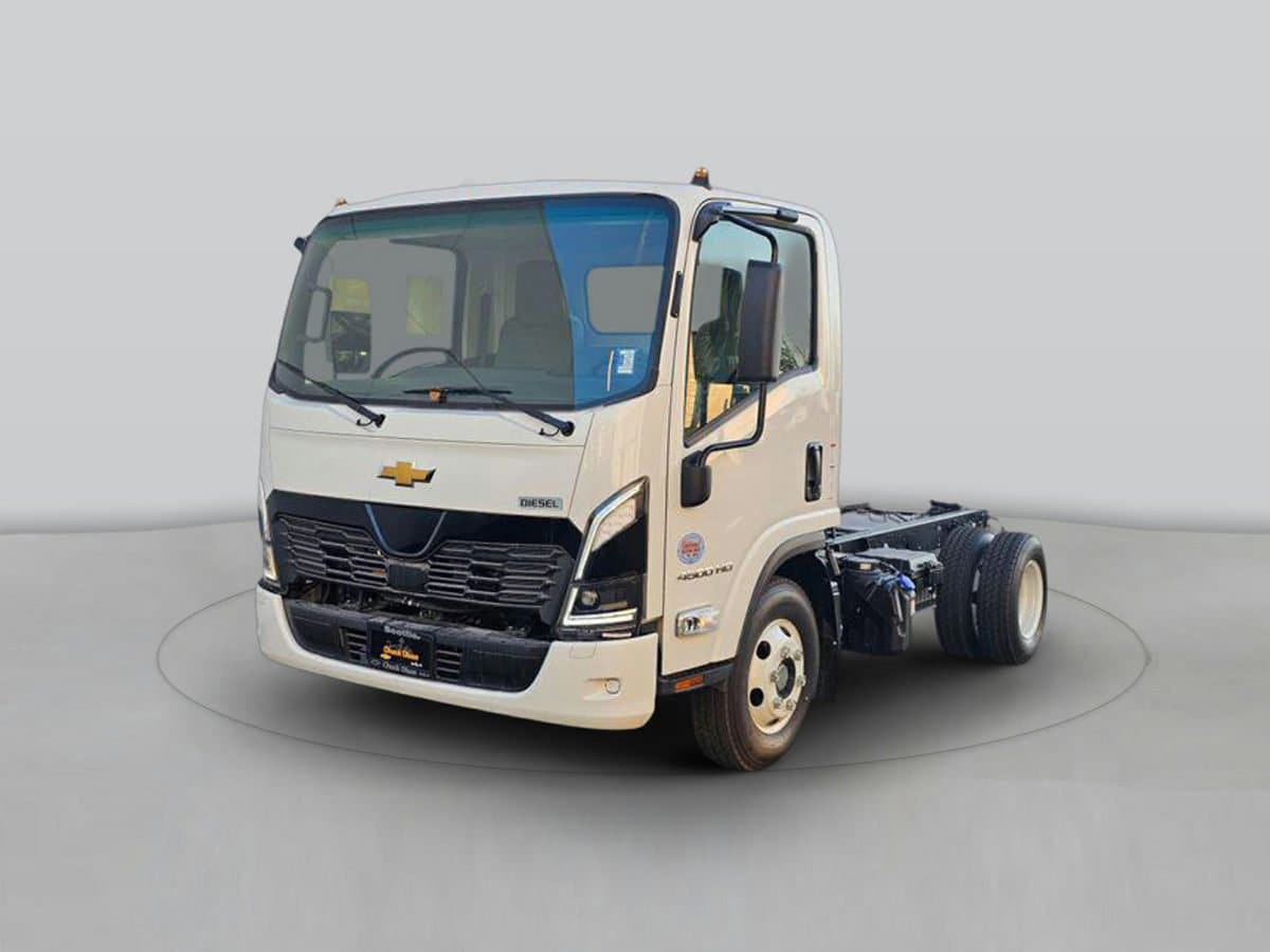 2025 Chevrolet Low Cab Forward's photo