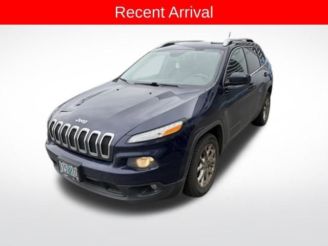Used 2015 Jeep Cherokee Latitude with VIN 1C4PJLCB1FW656532 for sale in Salem, OR