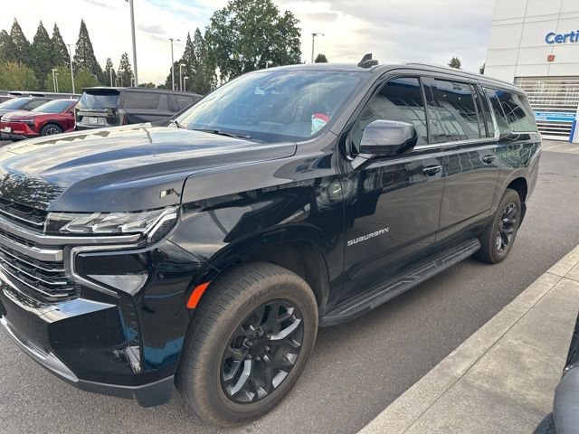 2021 Chevrolet Suburban LT photo 4