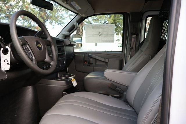 2025 Chevrolet Express Cargo Work Van - Photo 20