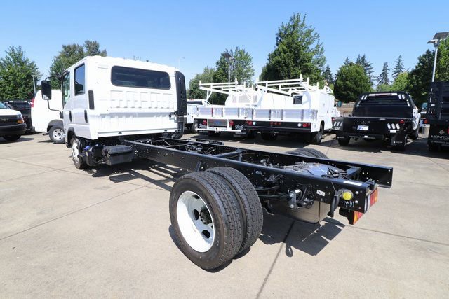 2025 Chevrolet Silverado 4500HD photo 3