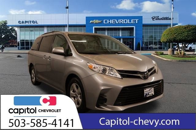2018 Toyota Sienna LE V6 8-Passenger's photo