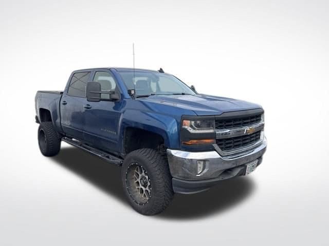 2017 Chevrolet Silverado LT's photo