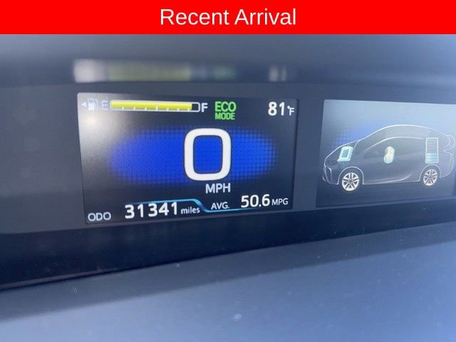2022 Toyota Prius LE photo 2