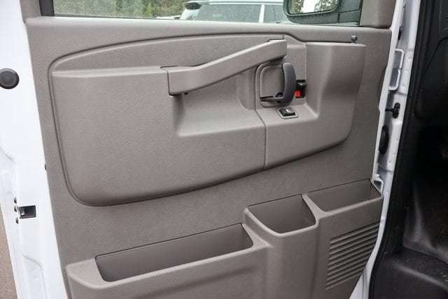 2025 Chevrolet Express Cargo Work Van - Photo 18