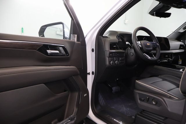 2026 Chevrolet Suburban Premier - Photo 9