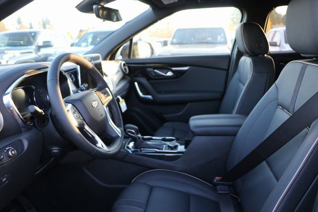 2025 Chevrolet Blazer Premier photo 4