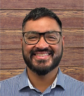 Staff member Alex Alvarado from ID_a917df18e49b