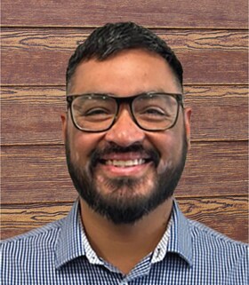 Staff member Alex Alverado from ID_ce7020dee0b1