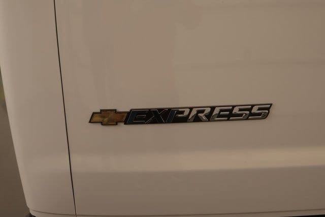 2025 Chevrolet Express Cargo Work Van - Photo 15