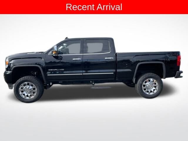 2017 Gmc Sierra 2500 HD Denali photo 2