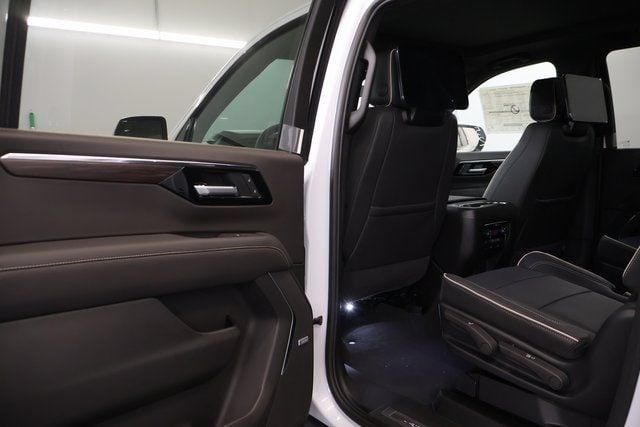 2026 Chevrolet Suburban Premier - Photo 26