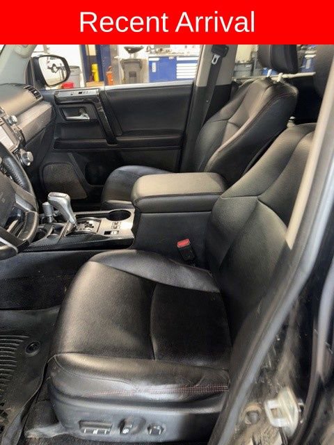 2018 Toyota 4Runner SR5 photo 3