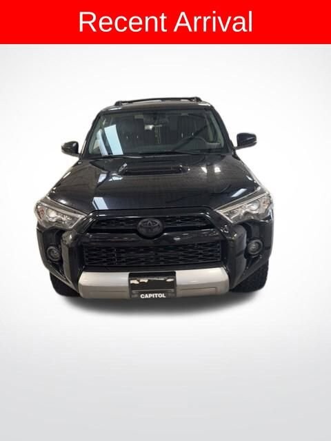2018 Toyota 4Runner SR5 photo 4