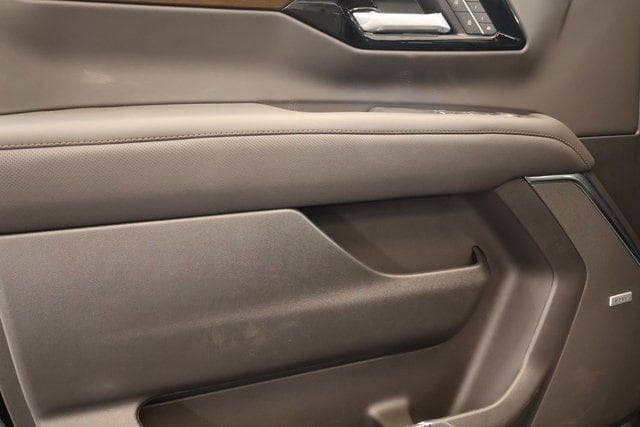 2026 Chevrolet Suburban High Country - Photo 10