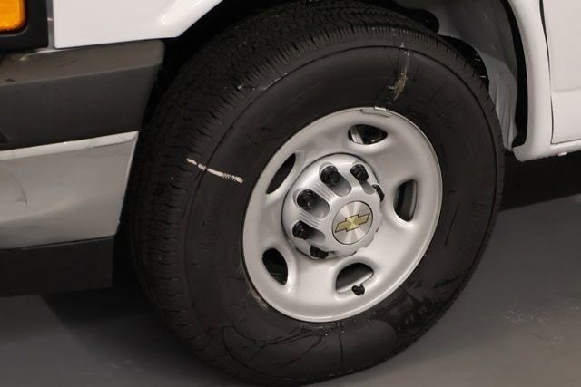 2025 Chevrolet Express Cargo Work Van - Photo 23