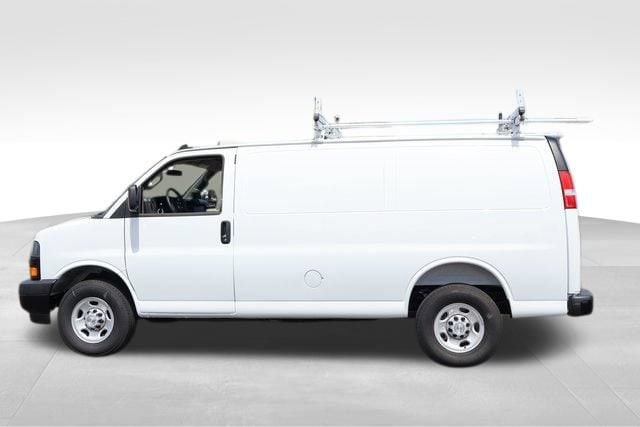 2025 Chevrolet Express Cargo Work Van - Photo 6