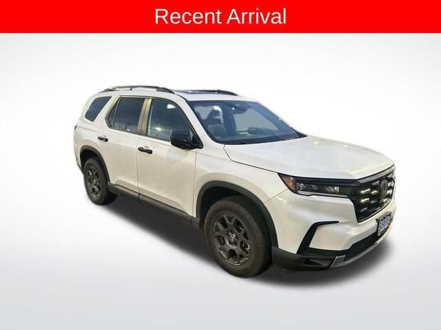 2025 Honda Pilot TrailSport's photo
