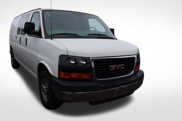 2015 GMC Savana Cargo Work Van's photo