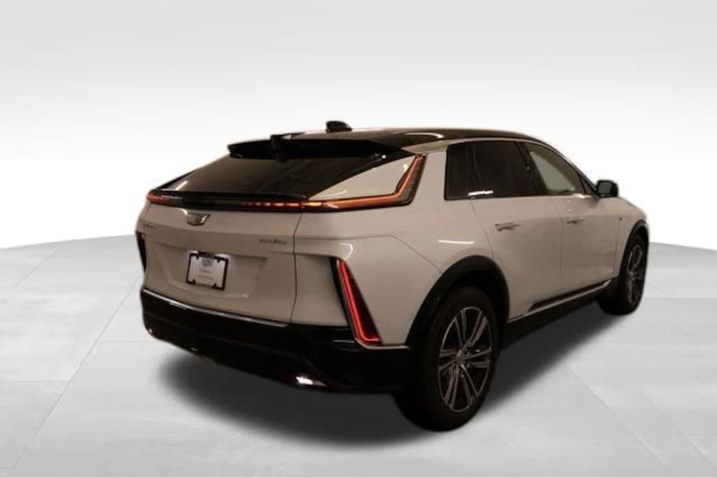 New 2026 CADILLAC LYRIQ Luxury SUV