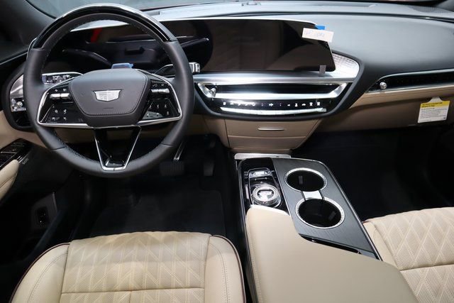 2024 Cadillac Lyriq Sport photo 3
