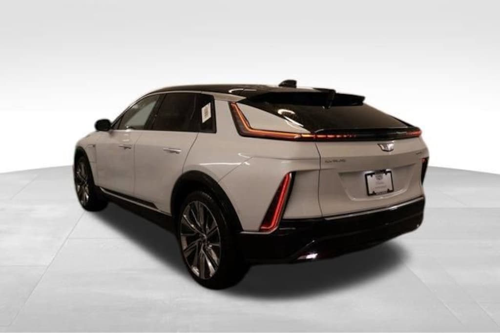 New 2026 CADILLAC LYRIQ Signature Luxury SUV