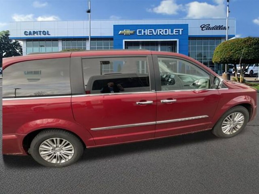 Used 2013 Chrysler Town & Country Touring-L