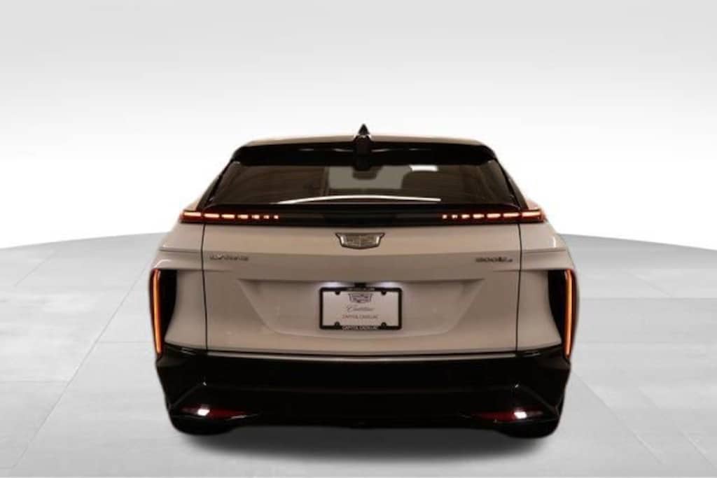 New 2026 CADILLAC LYRIQ Signature Luxury SUV